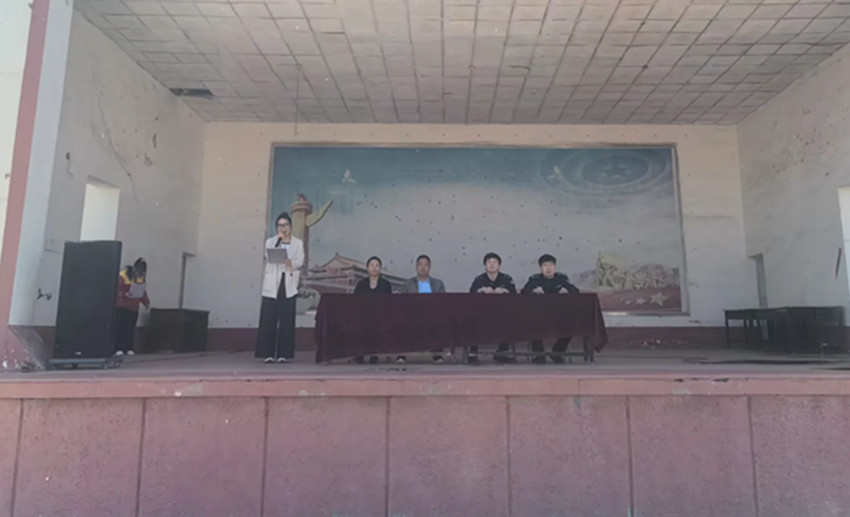 元矿小学“护航民族团结成长，厚植少年家国情怀”五月宣传月活动照片1_副本.jpg