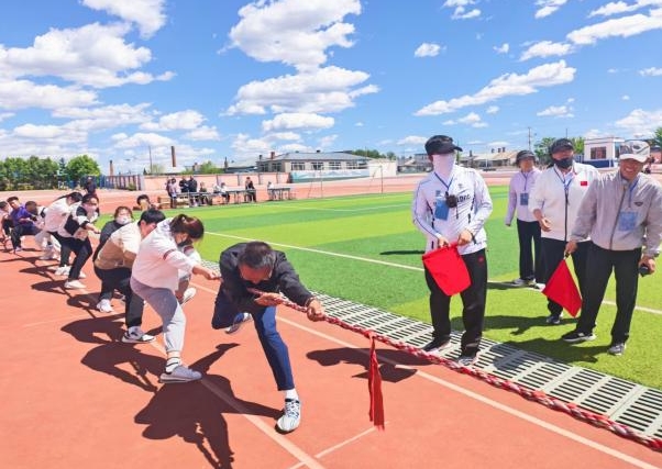 炫彩青春 艺韵飞扬——拜泉县建国中心学校关工领导小组举办第六届校园艺术节暨春季运动会14.jpg