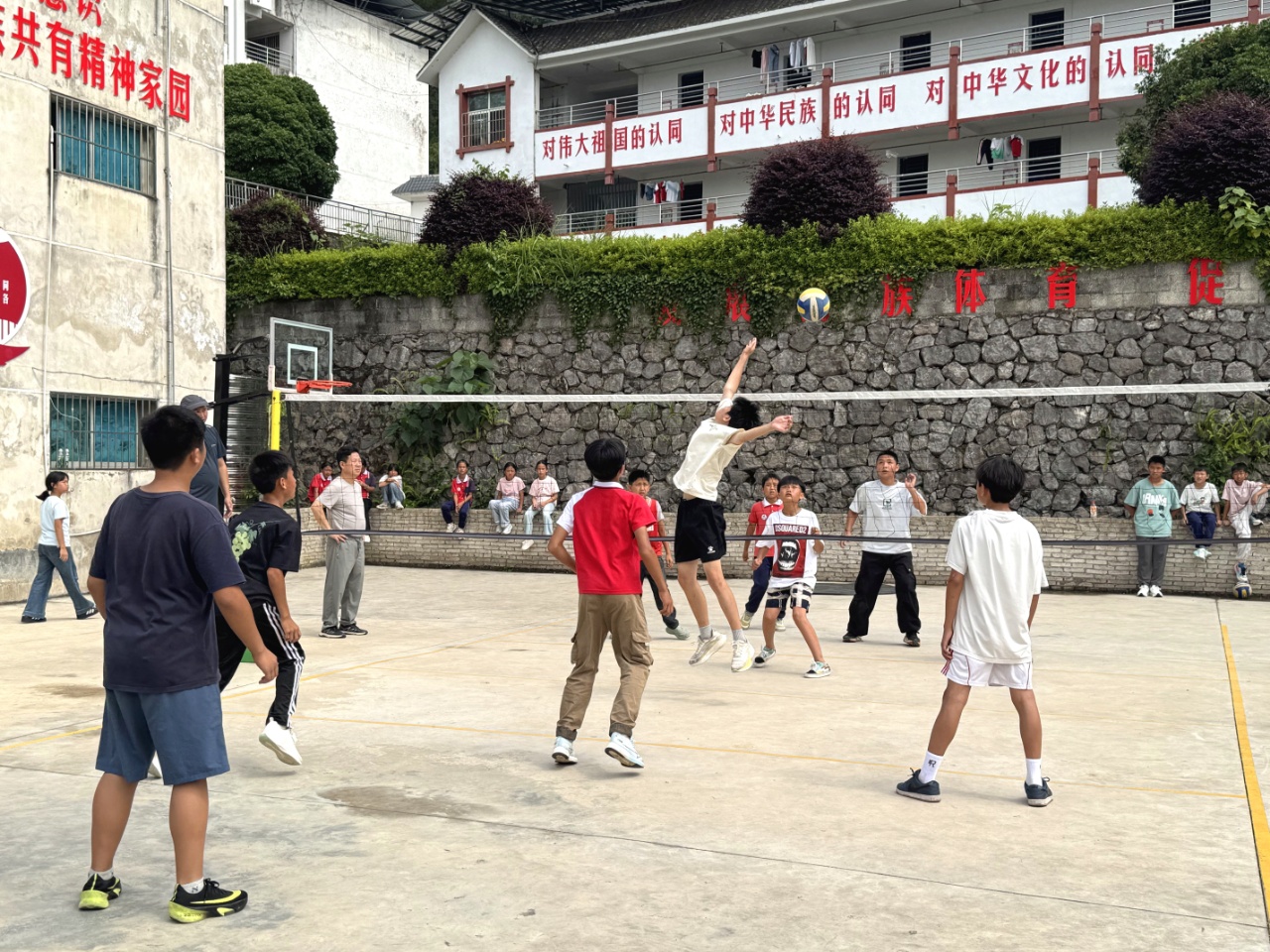 播尧小学排球比赛_edit_582924531051155.jpg