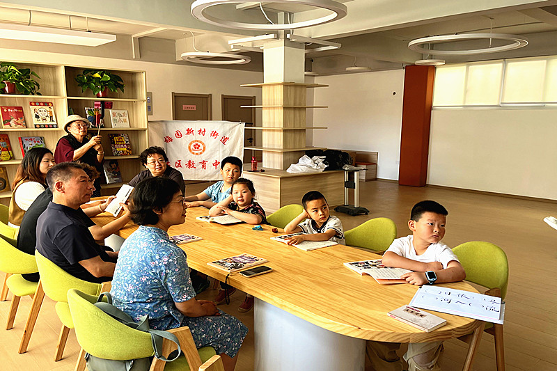 江苏省南京市玄武区梅园新村街道富贵山社区关工委开展国学诗词进社区公益课堂(1).jpg