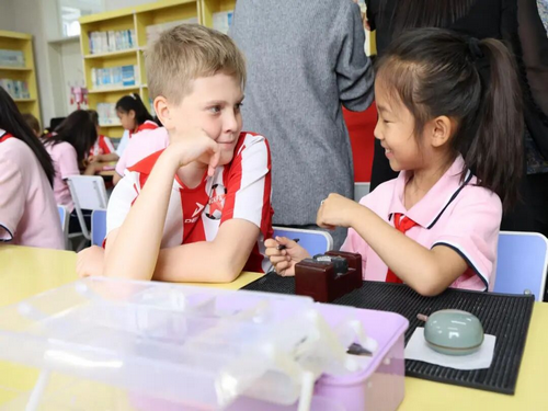 照庆小学中俄文化交流活动2_副本.png
