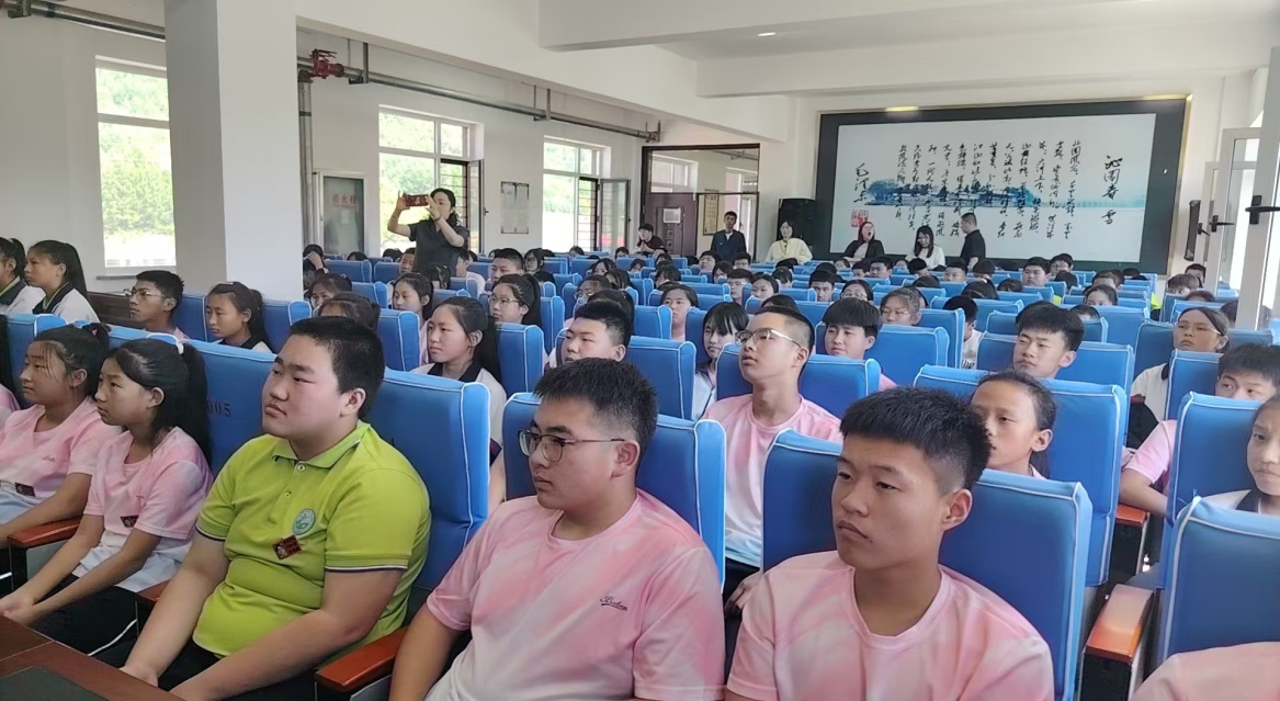 1780902284470450.jpg 华彩防网诈.jpg