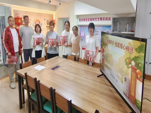东华苑社区开展暖心助考活动1_副本.png