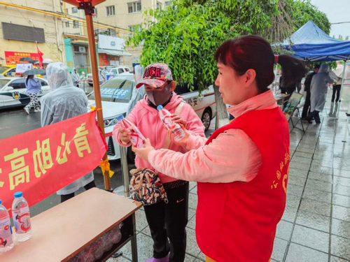 区团委开展暖心助考活动2_副本.png