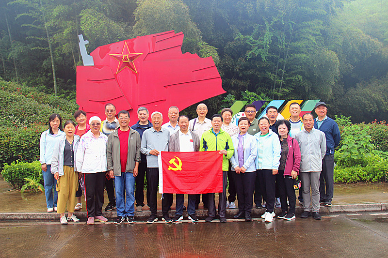 玄武区老年体协组织开展国防教育参观活动(5).jpg