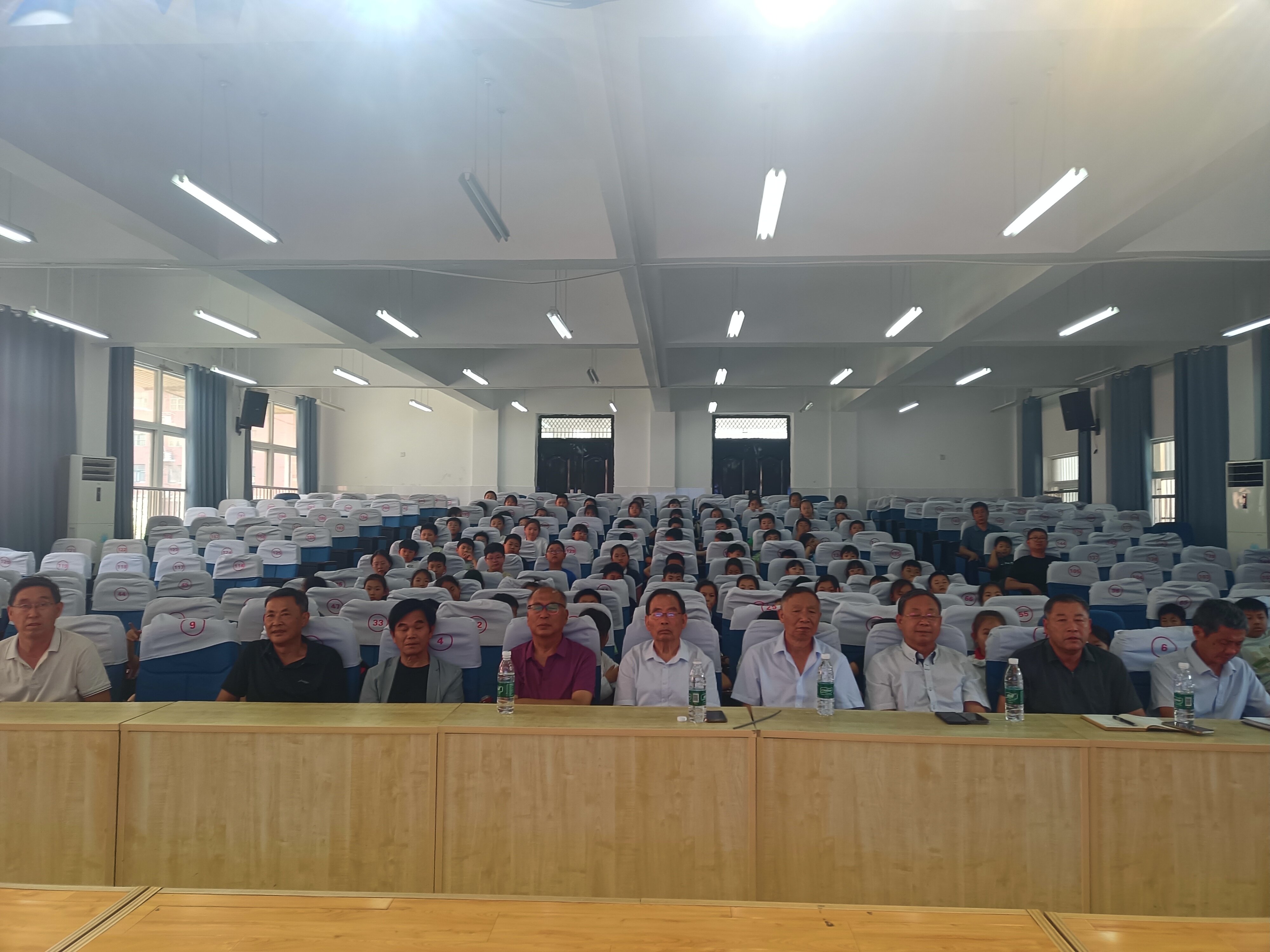 报告会2xiu.jpg